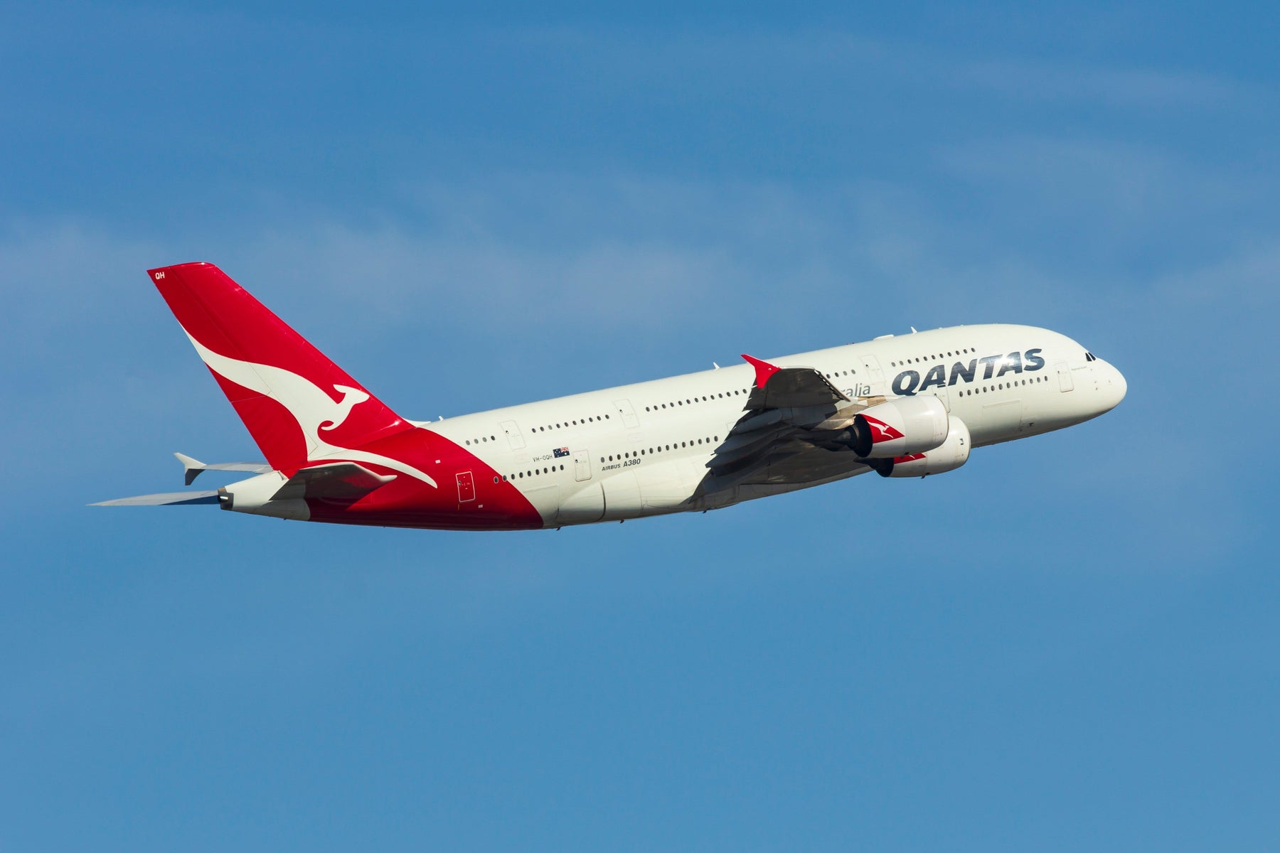 Qantas Luggage Size Guide (2026): Carry-On & Checked Baggage Rules